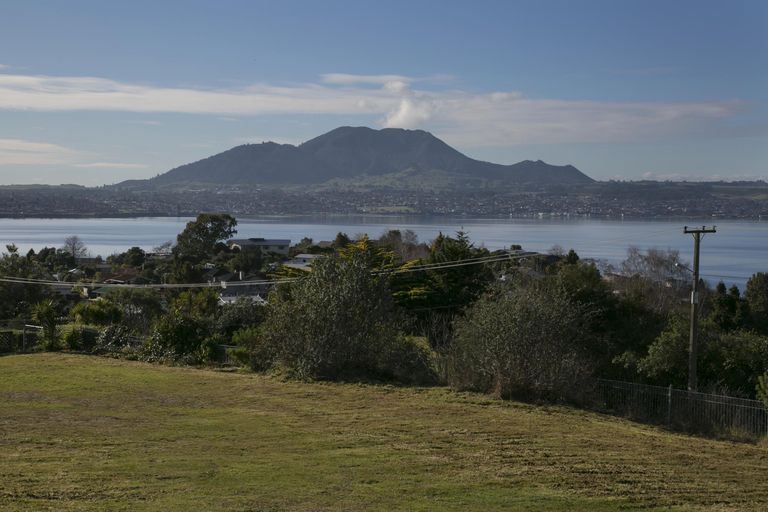 Photo of property in 16 Mapara Road, Acacia Bay, Taupo, 3385