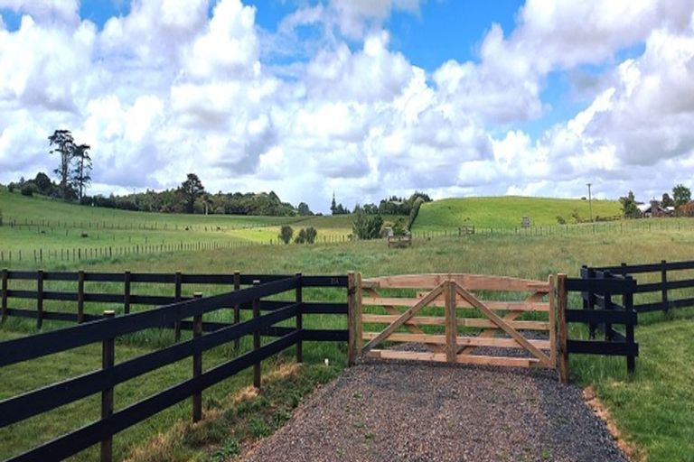 Property details for 83 Settlement Road, Puni, Pukekohe, 2678