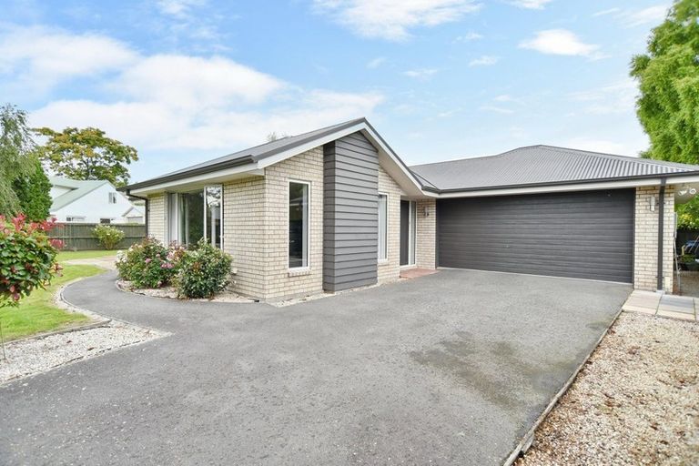 Photo of property in 17 Stanton Place, Woodend, 7610