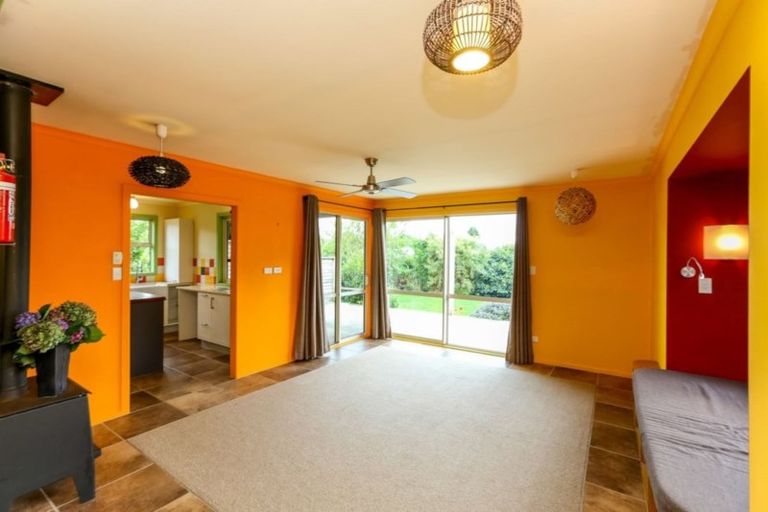 Photo of property in 19 Cumming Street, Okato, 4335