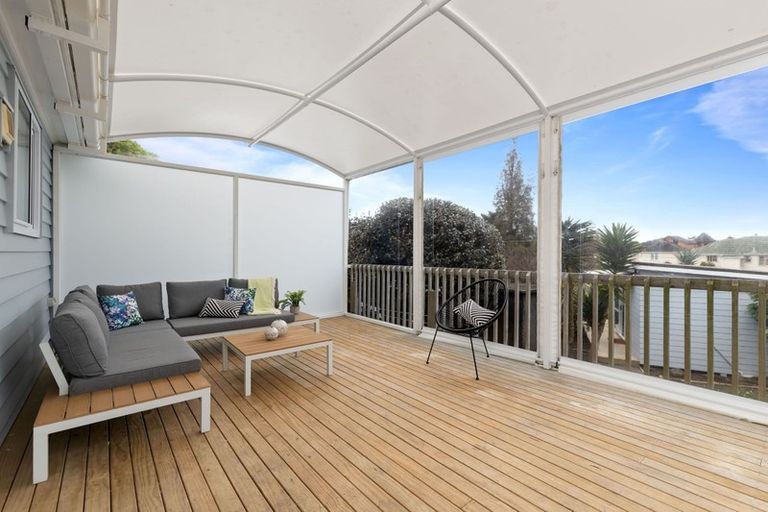 Photo of property in 42 Philomel Crescent, Bayswater, Auckland, 0622