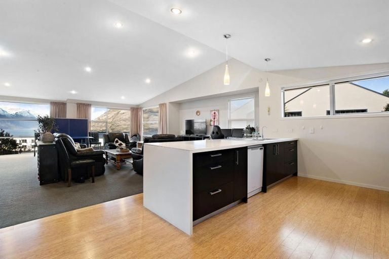 Photo of property in 18b Sainsbury Road, Fernhill, Queenstown, 9300