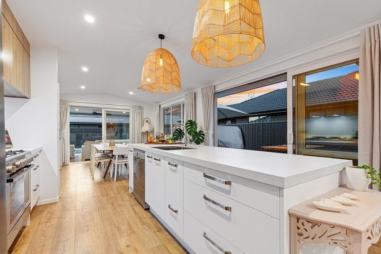 Photo of property in 2 Glenvale Place, Pyes Pa, Tauranga, 3112