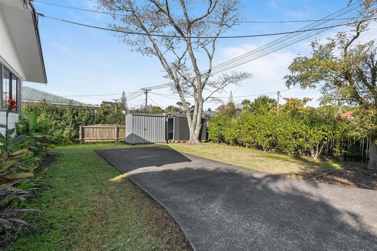 Photo of property in 5 Nicolas Avenue, Glen Eden, Auckland, 0602