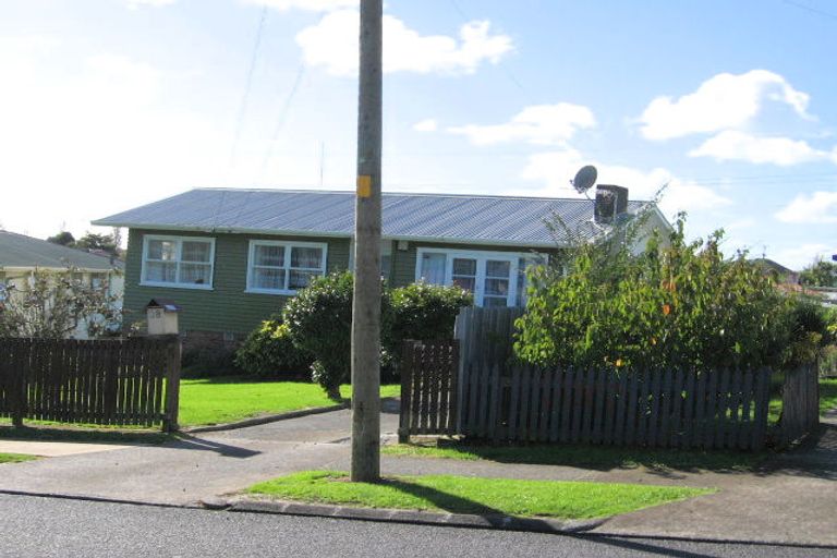 Photo of property in 28 Sandbrook Avenue, Otara, Auckland, 2023