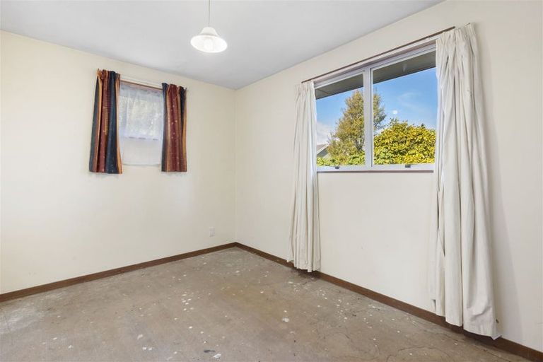 Photo of property in 47 Oakley Crescent, Hornby, Christchurch, 8042