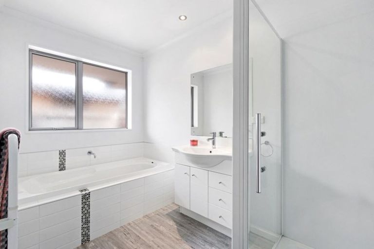 Photo of property in 4 Catkins Lane, Mairehau, Christchurch, 8052