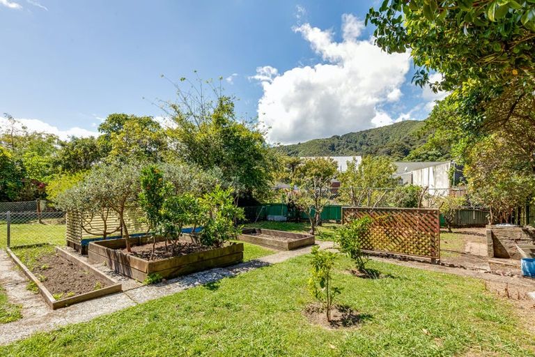 Photo of property in 27 Hayward Terrace, Waiwhetu, Lower Hutt, 5010