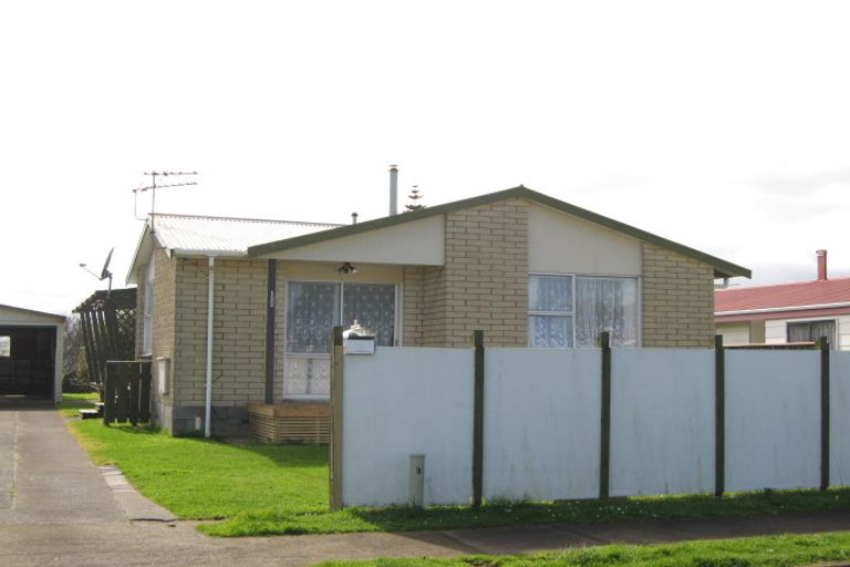 Photo of property in 122 Broadway, Waitara, 4320