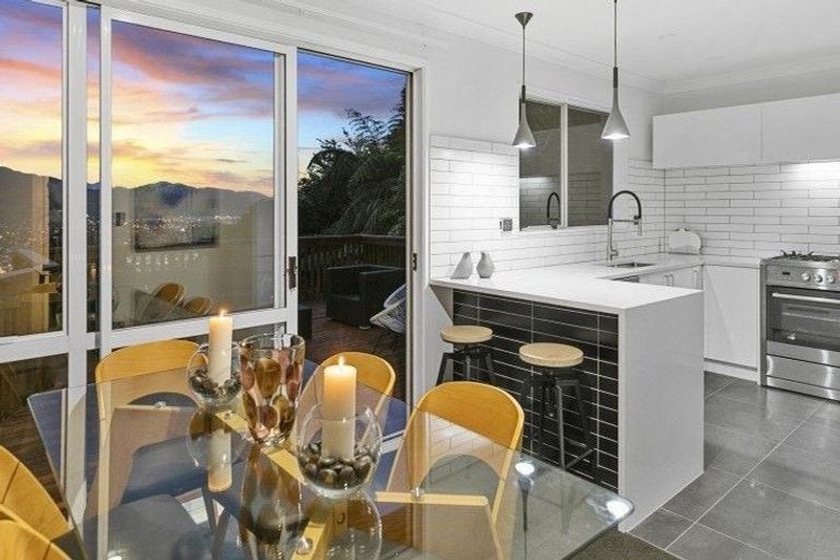 Photo of property in 71a Tirohanga Road, Tirohanga, Lower Hutt, 5010