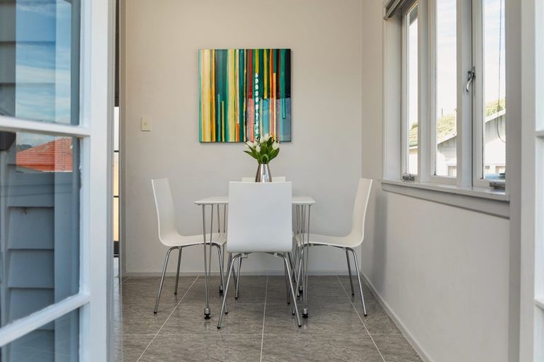 Photo of property in 4040 Great North Road, Glen Eden, Auckland, 0602