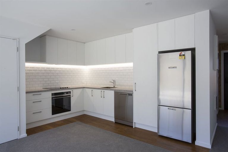 Photo of property in 2/24 Rookwood Avenue, New Brighton, Christchurch, 8083