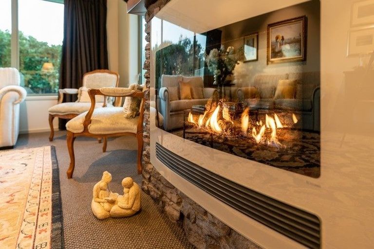 Photo of property in 17 Fairway Oaks Drive, Waikanae Beach, Waikanae, 5036