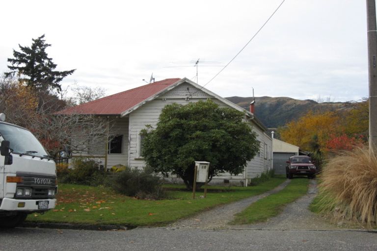 Photo of property in 14 Durham Street, Tapanui, 9522
