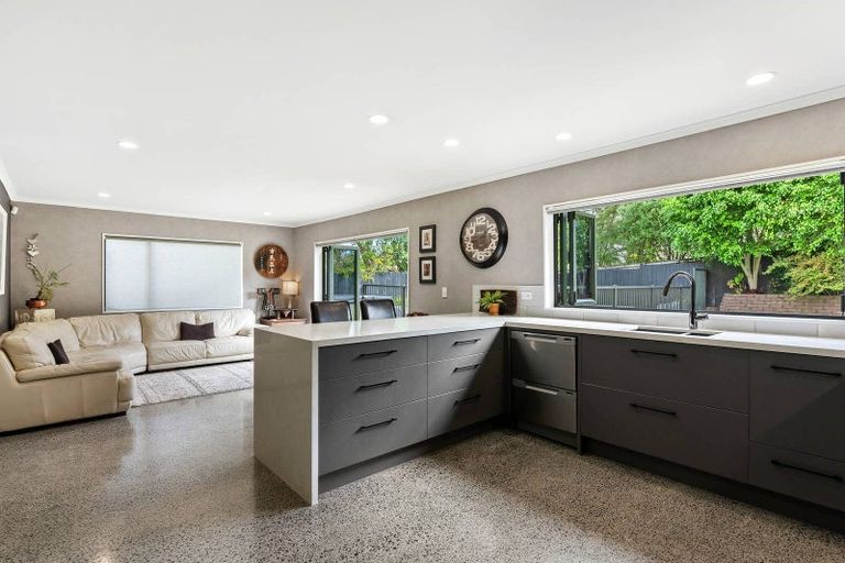 Photo of property in 27 Santa Ana Drive, Dannemora, Auckland, 2016