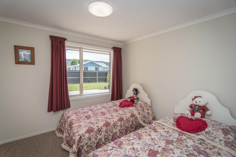 Photo of property in 36 Rhodes Street, Waimate, 7924