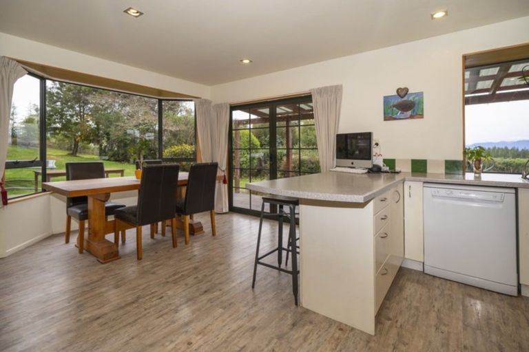 Photo of property in 346 Old Coach Road, Upper Moutere, 7173