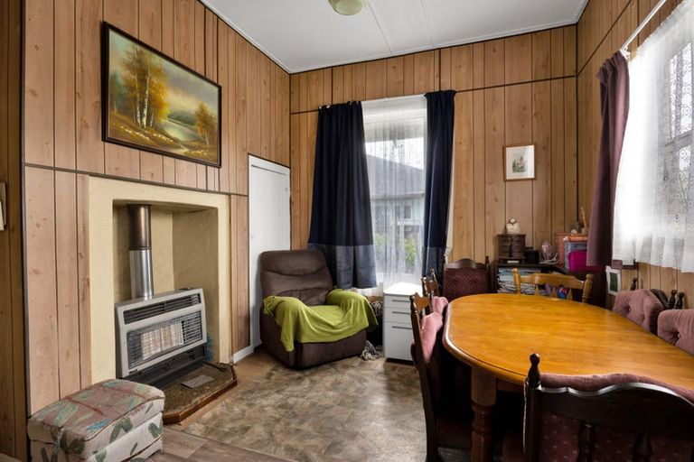 Photo of property in 17 Milmoe Street, Hawera, 4610