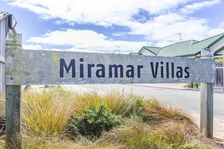 Photo of property in Miramar Villas, 22/3 Byron Street, Miramar, Wellington, 6022