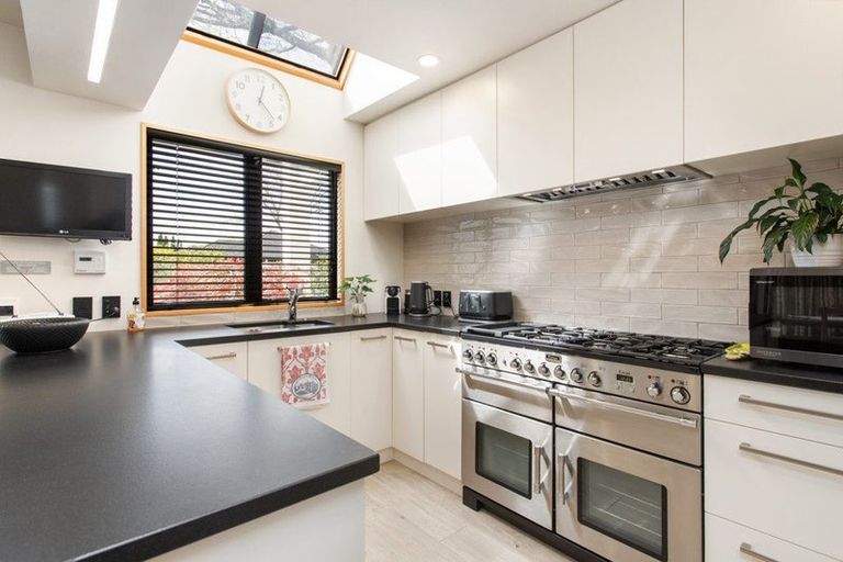 Photo of property in 2/31a Garden Road, Merivale, Christchurch, 8014