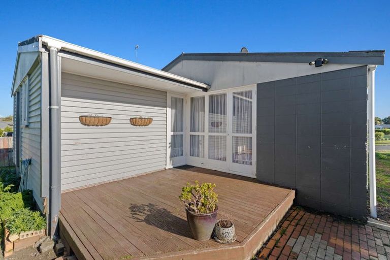 Photo of property in 9 Totara Street, Waiuku, 2123