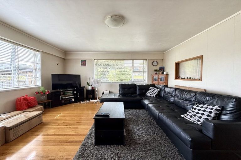 Photo of property in 1/62 Vera Road, Te Atatu South, Auckland, 0610