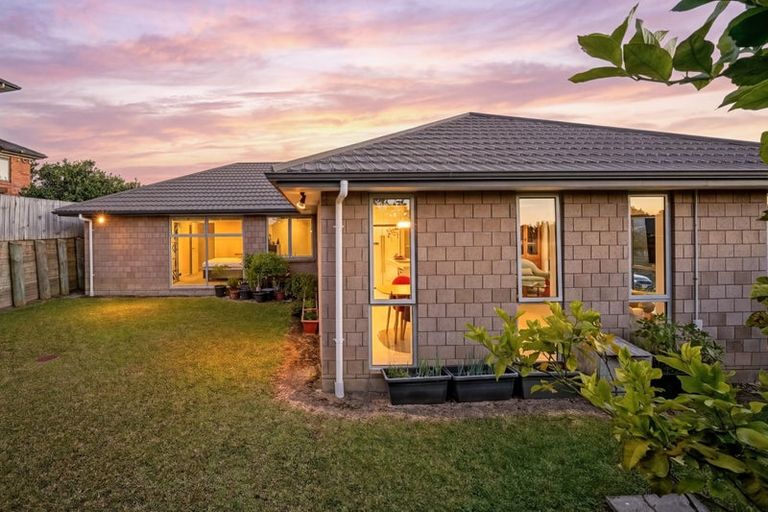 Photo of property in 79 Tiriwa Drive, Massey, Auckland, 0614