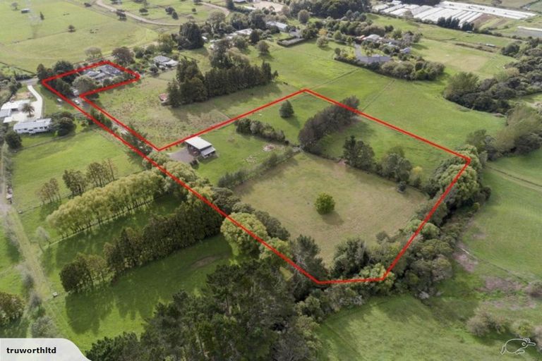 Photo of property in 186 Boord Crescent, Kumeu, 0891