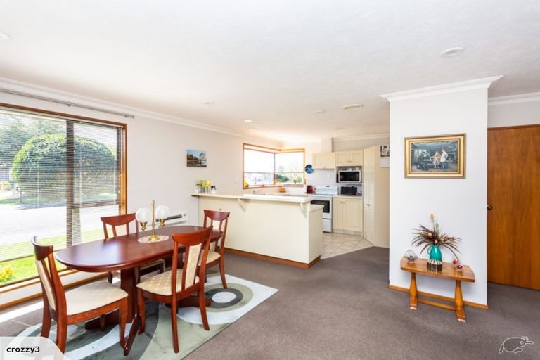 Photo of property in 29 Regency Crescent, Redwood, Christchurch, 8051