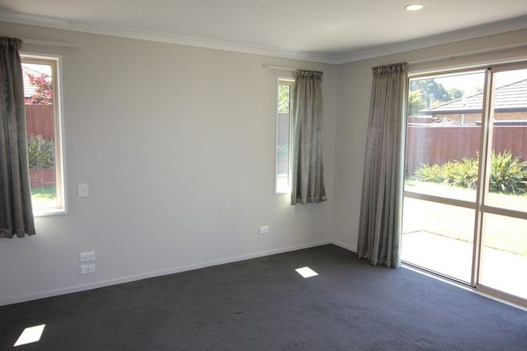 Photo of property in 16 Rossall Crescent, Rolleston, 7615