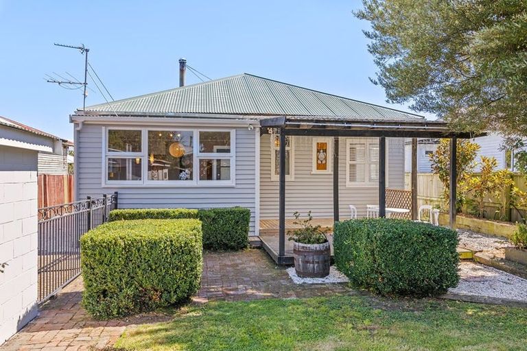 Photo of property in 246 Geraldine Street, Edgeware, Christchurch, 8013