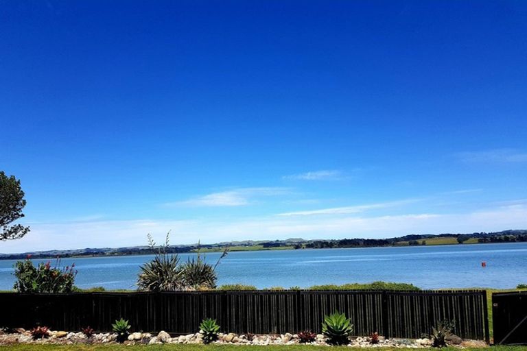 Photo of property in 19 Ronald Avenue, Glenbrook, Waiuku, 2681