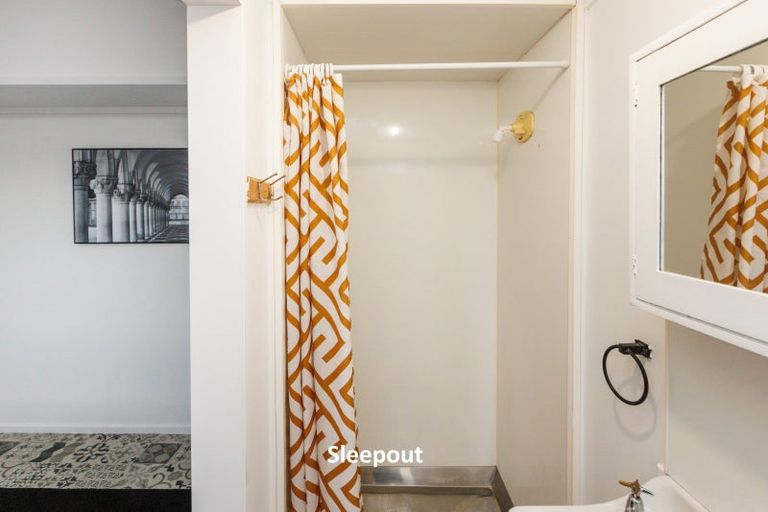 Photo of property in 17 Pinedale Parade, Milson, Palmerston North, 4414