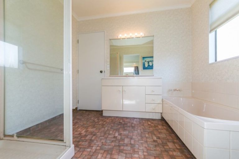 Photo of property in 19 Aintree Place, Taradale, Napier, 4112