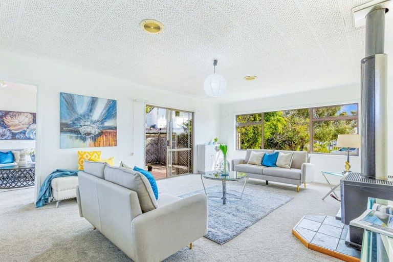 Photo of property in 30 County Road, Torbay, Auckland, 0630