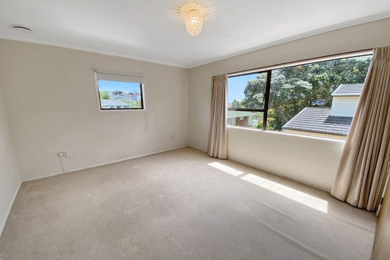 Photo of property in 2/41 Rangatira Road, Beach Haven, Auckland, 0626