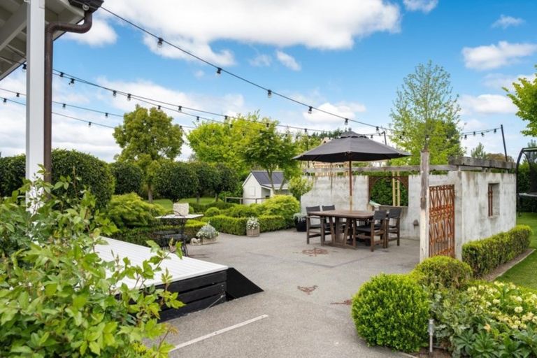 Photo of property in 340 Lawn Road, Clive, Hastings, 4180