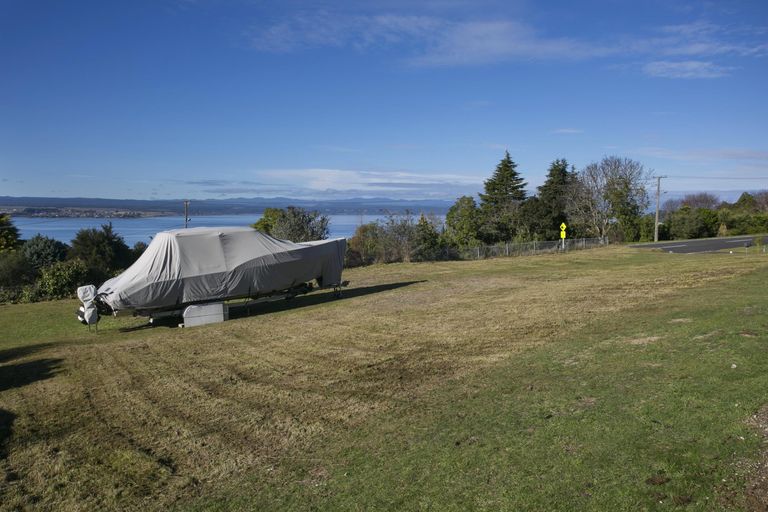 Photo of property in 16 Mapara Road, Acacia Bay, Taupo, 3385