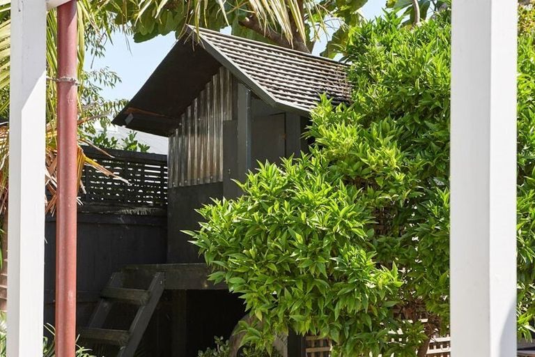 Photo of property in 1/70 Princes Street, Northcote Point, Auckland, 0627