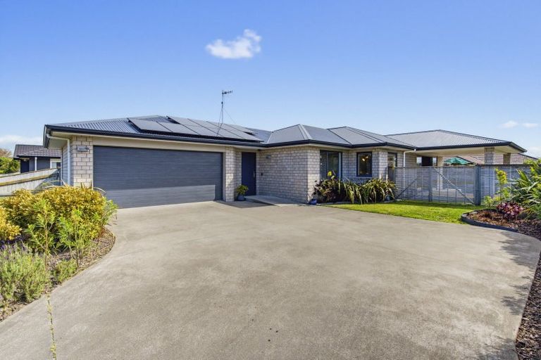 Photo of property in 56 Waterstone Avenue, Paraparaumu, 5032