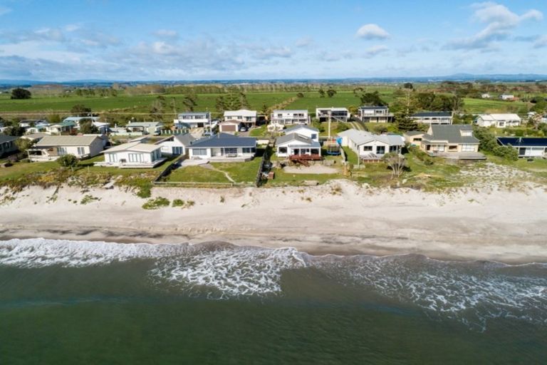 Photo of property in 393 Pukehina Parade, Pukehina, Te Puke, 3189