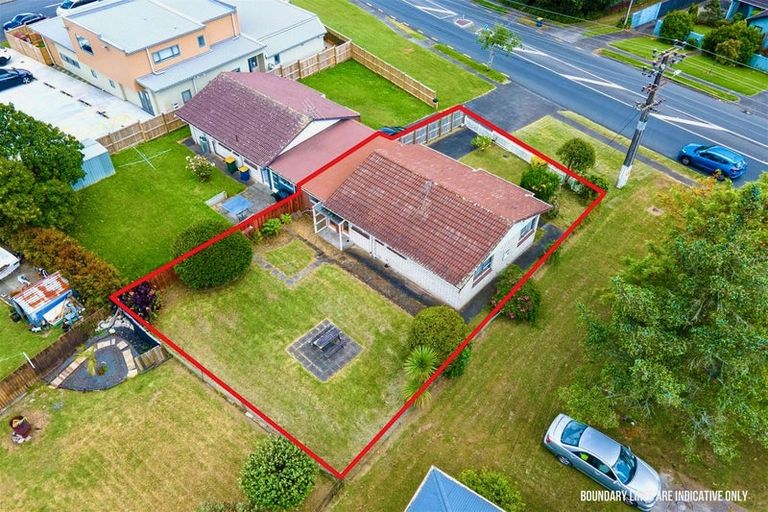 Photo of property in 2/558 Swanson Road, Ranui, Auckland, 0612