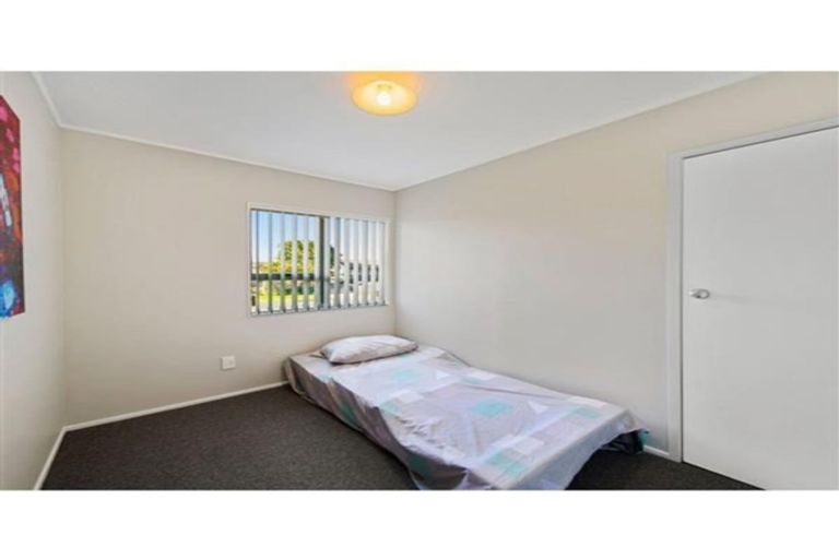 Photo of property in 1/15 Moncrieff Avenue, Clendon Park, Auckland, 2103