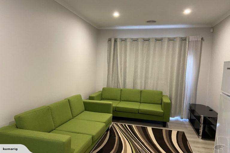 Photo of property in 124 Amesbury Drive, Churton Park, Wellington, 6037