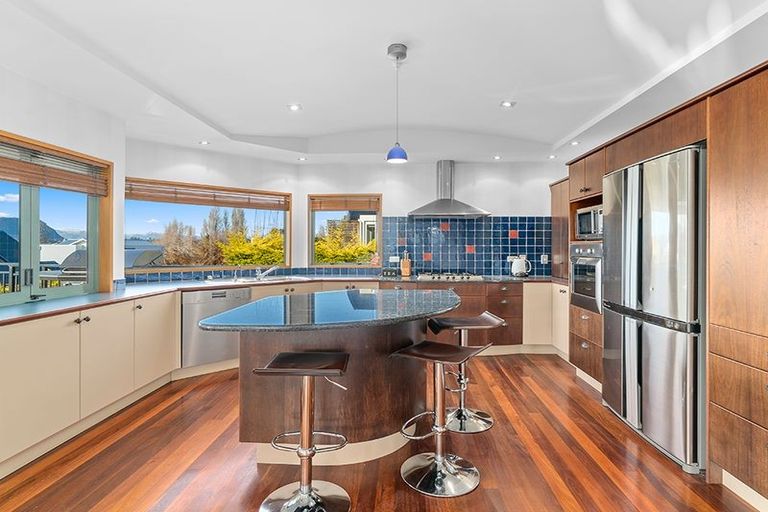 Photo of property in 15 Morrows Mead, Wanaka, 9305