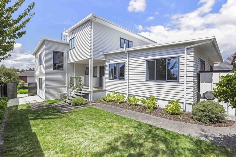 Photo of property in 2a Burn-murdoch Street, St Andrews, Hamilton, 3200