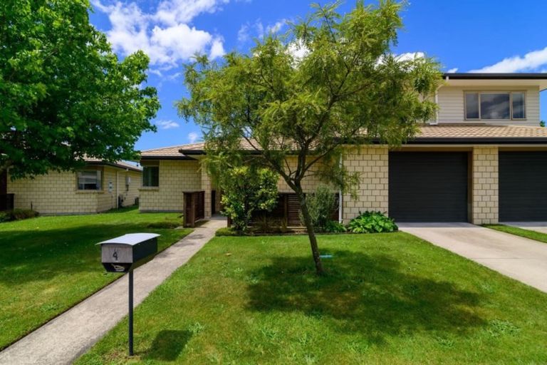 Photo of property in 4/64 Kawaha Point Road, Kawaha Point, Rotorua, 3010