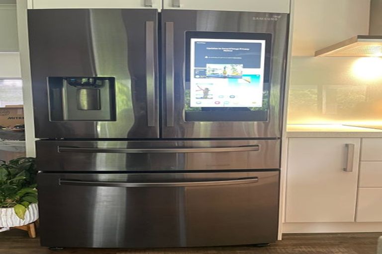 Photo of property in 15 Opal Avenue, Timberlea, Upper Hutt, 5018