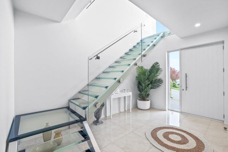 Photo of property in 320 Cannon Hill Crescent, Mount Pleasant, Christchurch, 8081