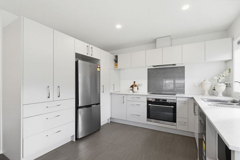 Photo of property in 16 Domain Street, Waiuku, 2123